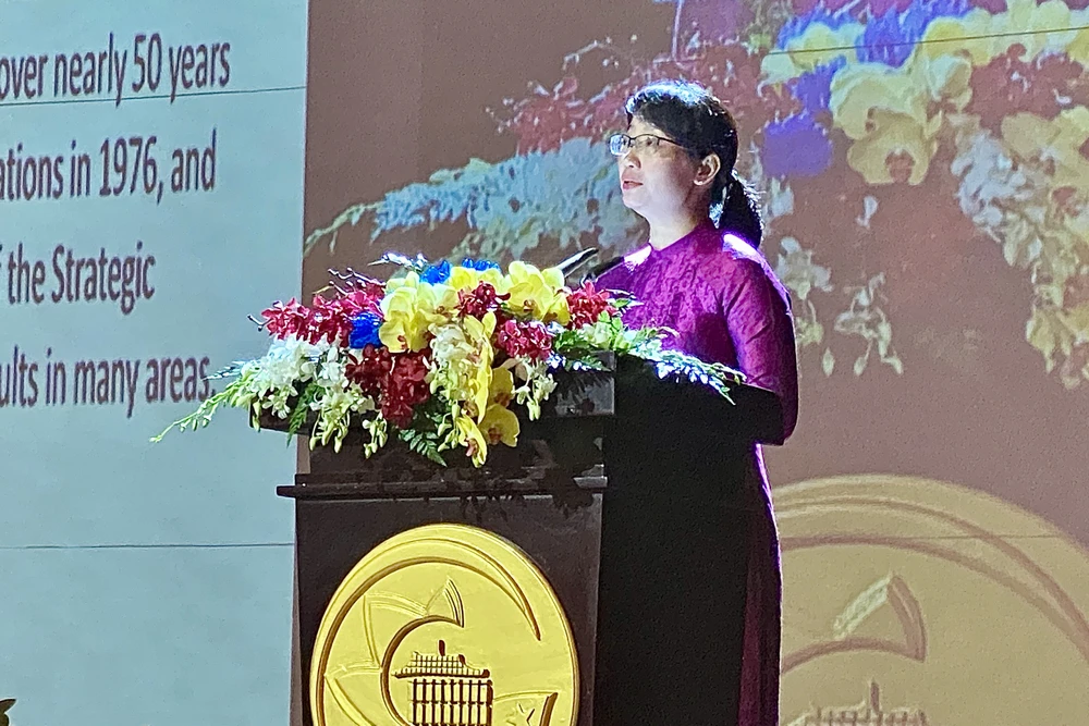 thúc đẩy mối quan hệ với Philippines