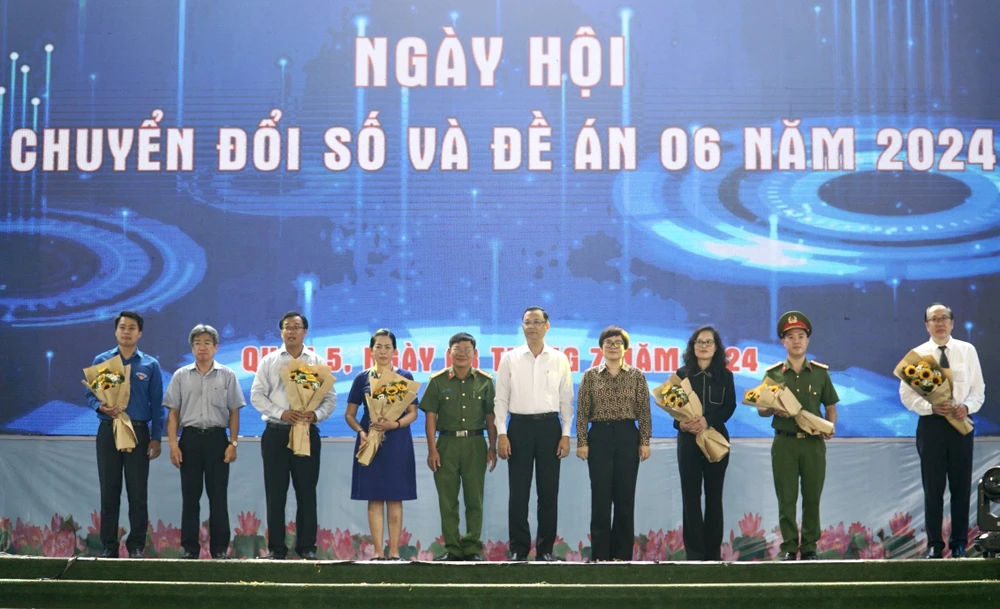 chuyển đổi số