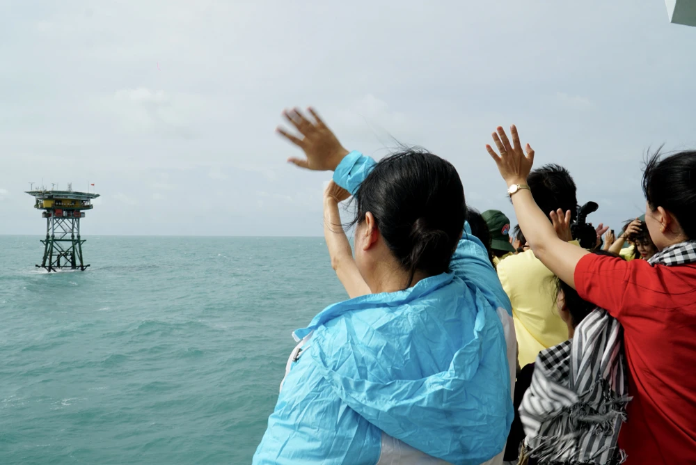 đoàn công tác doan-cong-tac-tay-nam-3.JPG