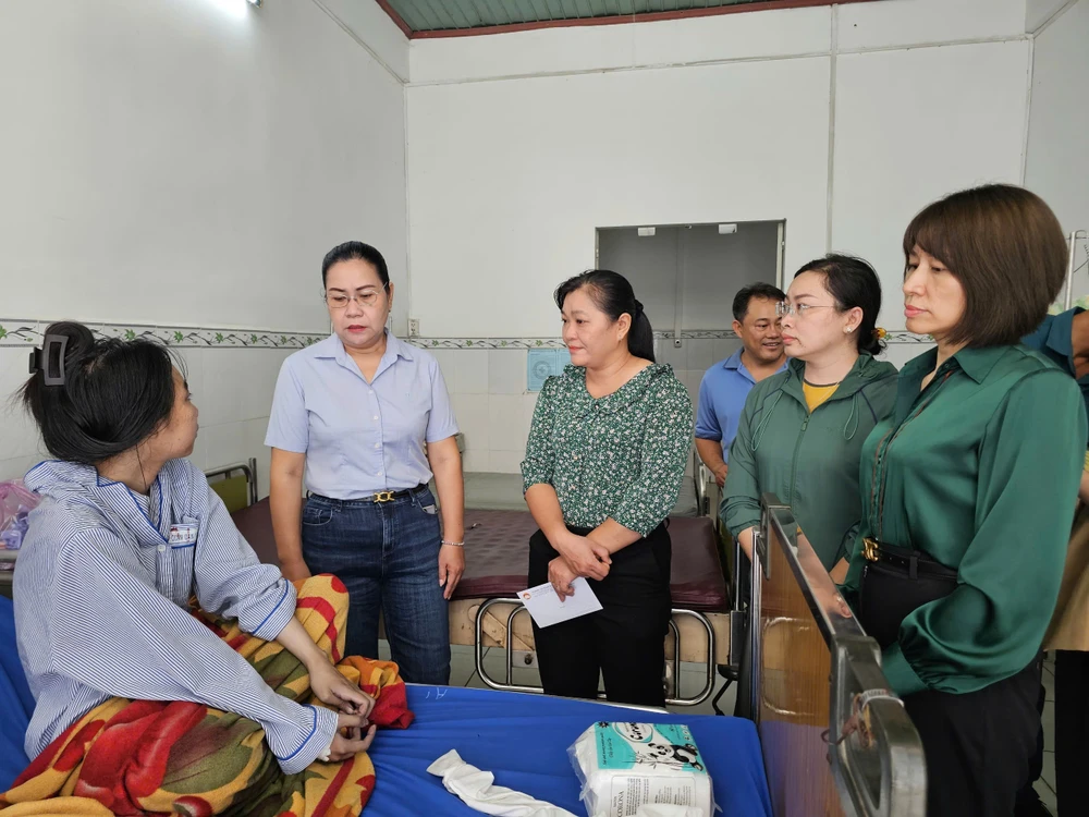 chay-nha-tro-5-tang-o-tp-thu-duc-5.jpg cháy nhà trọ 5 tầng ở TP Thủ Đức