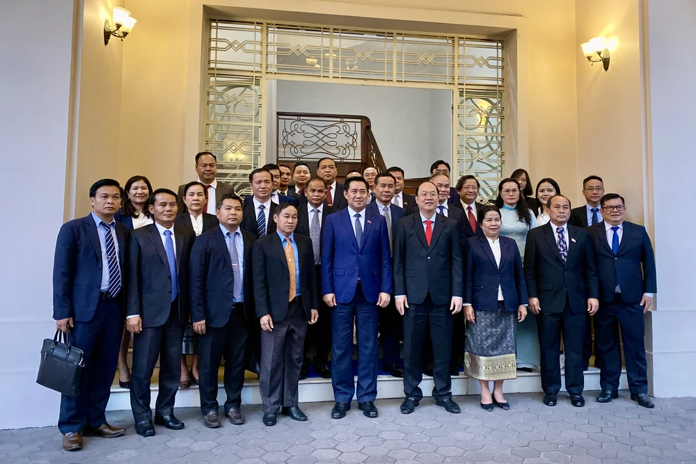 tinh-truong-tinh-champasak-3.jpg Bí thư, Tỉnh trưởng tỉnh Champasak