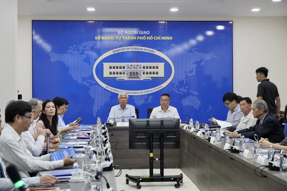 50-nam-trien-khai-duong-loi-doi-ngoai-viet-nam-1.JPG “TP.HCM - 50 năm triển khai đường lối đối ngoại Việt Nam”