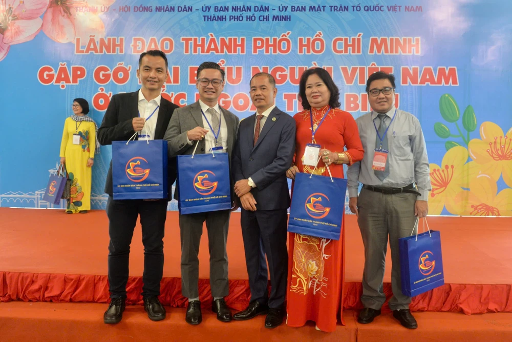 thu-hut-kieu-bao-15.jpg thu hút kiều bào