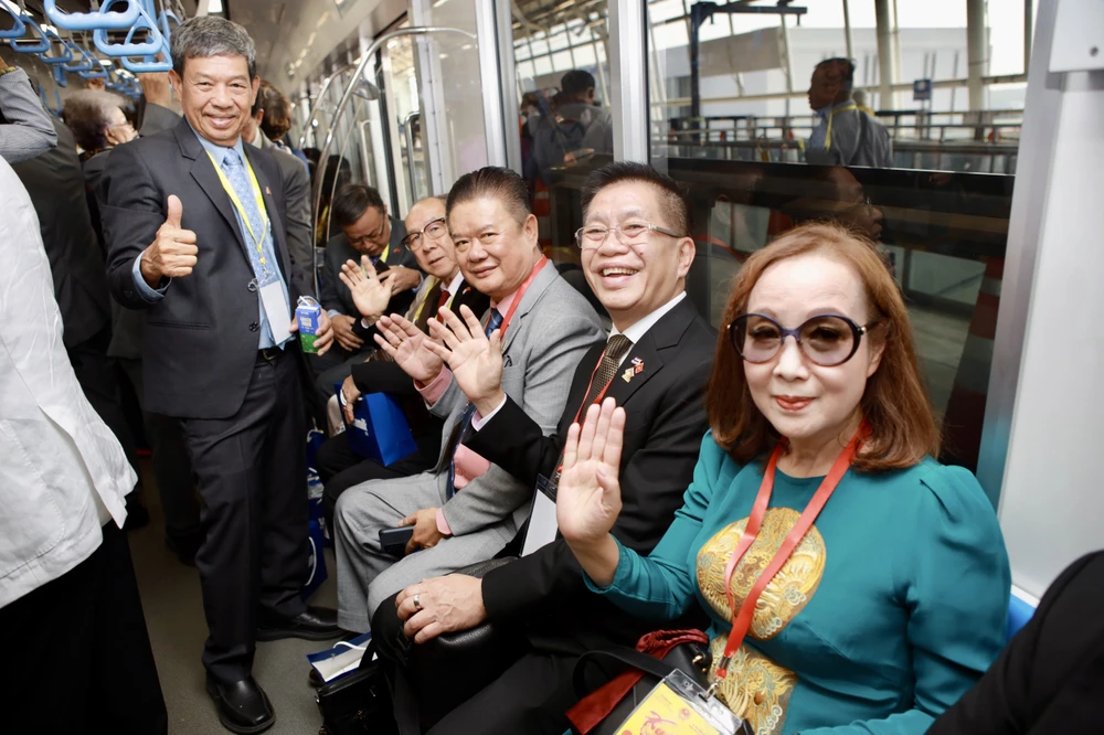 Vinh danh 50 kiều bào có nhiều đóng góp phát triển TP.HCM kieu-bao-co-nhieu-dong-gop-1.jpg