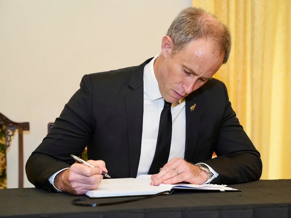 nguyen-chu-tich-nuoc-tran-duc-luong-93.jpg Lãnh sự đoàn các nước tại TP.HCM ghi sổ tang tưởng niệm nguyên Chủ tịch nước Trần Đức Lương