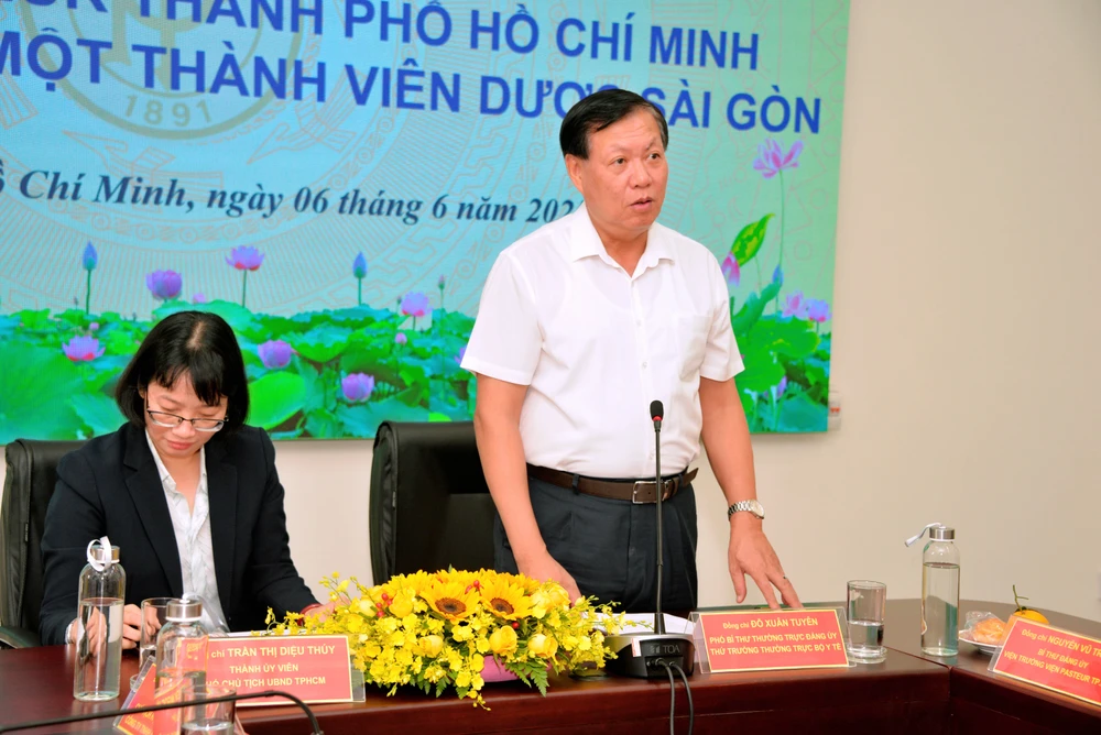 thu-truong-thuong-truc-bo-y-te-9.jpg Thứ trưởng Thường trực Bộ Y tế: Phát triển dịch vụ tiêm chủng để người dân tiếp cận vaccine mới