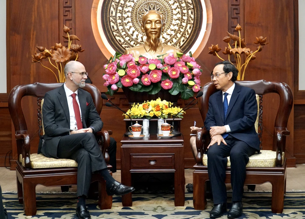 dai-su-canada-4.JPG Đại sứ Canada Shawn Steil: 'Tôi học hỏi được nhiều điều từ Việt Nam'