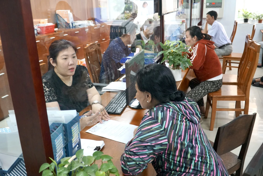 tro-ly-ao-7.JPG Phường Tân Hưng (TP.HCM) đã ứng dụng ChatGPT để xây dựng trợ lý ảo hành chính.