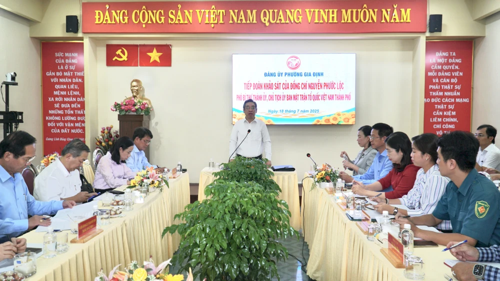 nguyen-phuoc-loc-1.JPG Ông Nguyễn Phước Lộc khảo sát phường Gia Định