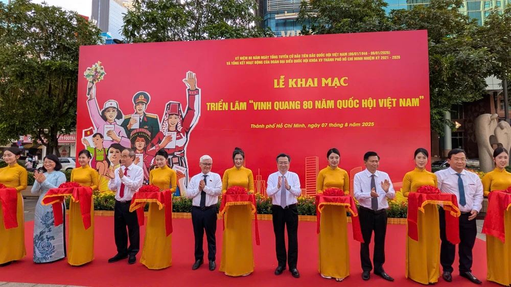 trien-lam-anh-7.jpg TP.HCM khai mạc triển lãm ảnh dịp 80 năm Ngày Tổng tuyển cử đầu tiên bầu Quốc hội Việt Nam