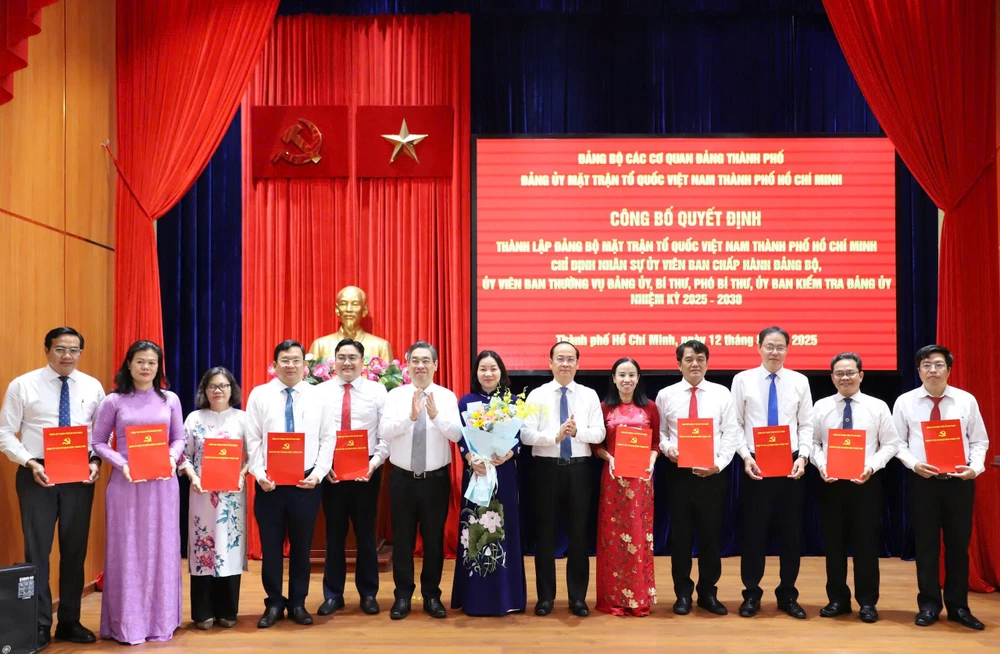 dang-bo-mttq-viet-nam-tp-1.jpg Công bố thành lập Đảng bộ MTTQ Việt Nam TP.HCM