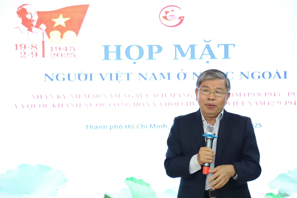 hop-mat-kieu-bao-3.jpg
