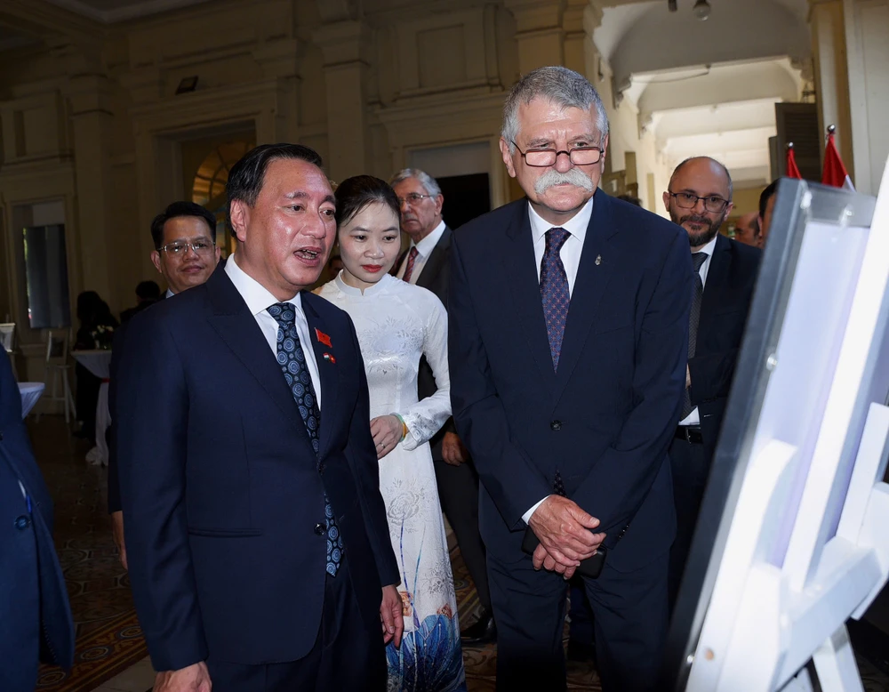 Chu-tich- quoc-hoi-Hungary-22.jpg Chủ tịch Quốc hội Hungary Kover Laszlo