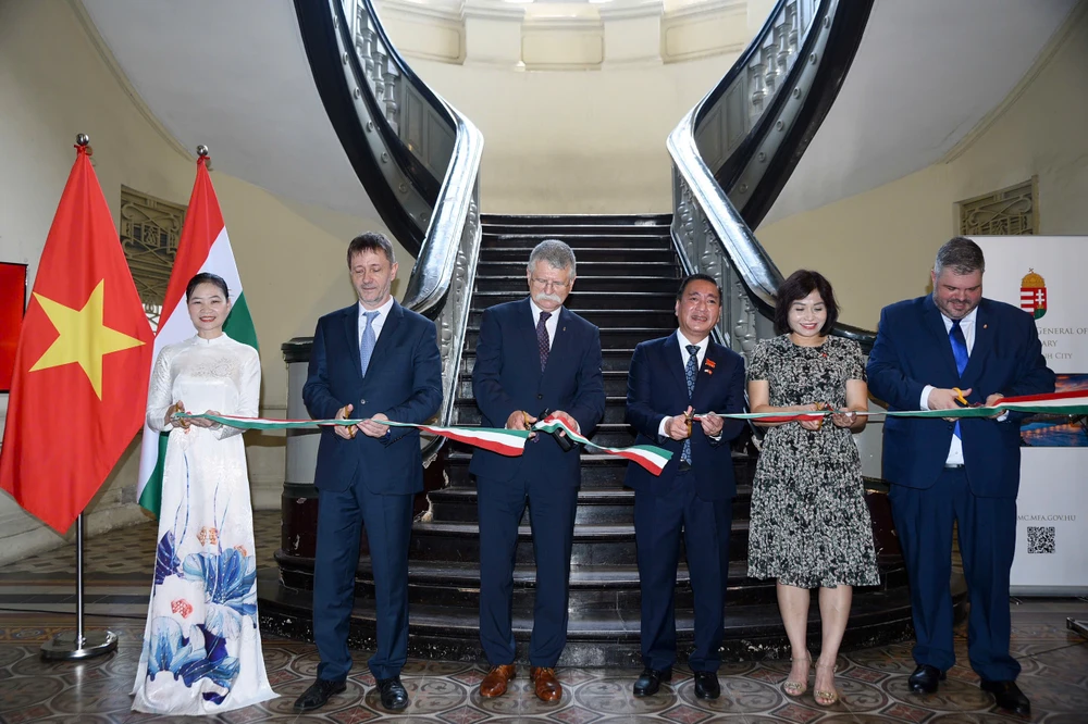 Chu-tich- quoc-hoi-Hungary-35.jpg