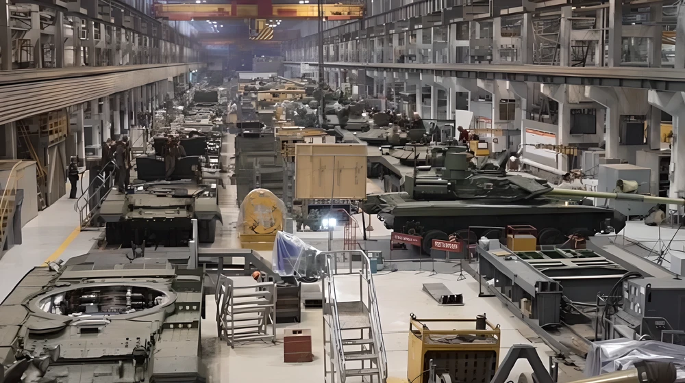 Bên trong một xưởng sản xuất xe tăng của tỉnh Sverdlovsk, Nga. Ảnh: TELEGRAM
