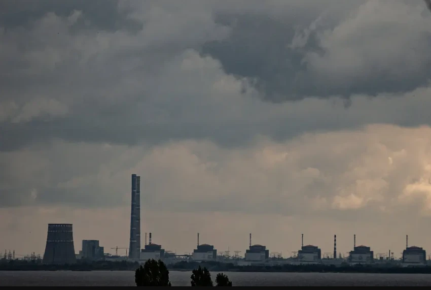Toàn cảnh nhà máy điện hạt nhân Zaporizhzhia, thuộc tỉnh Zaporizhia, Ukraine. Ảnh: THE NEW YORK TIMES