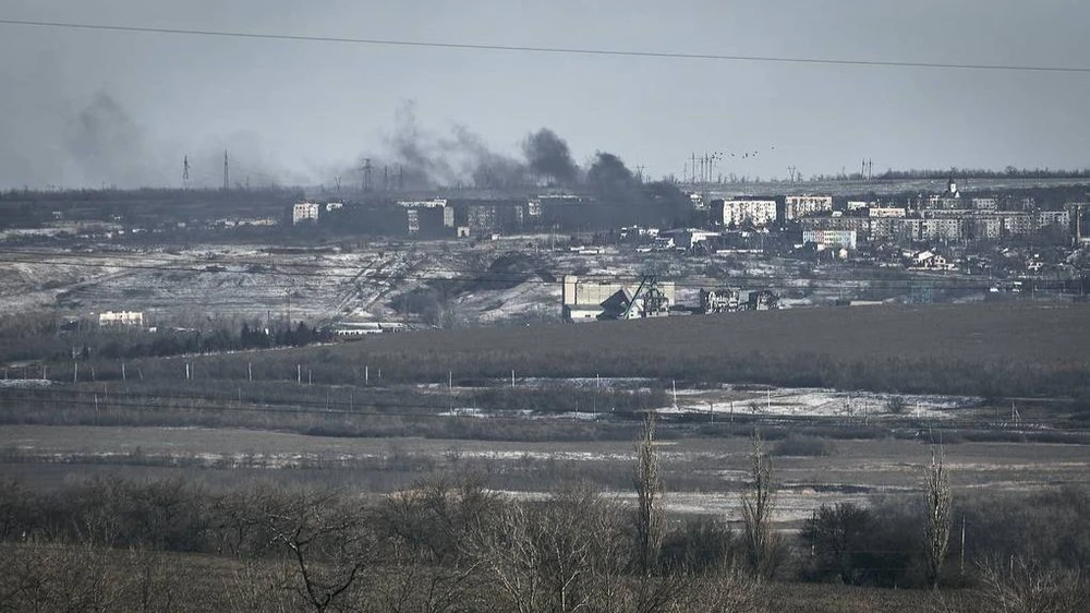 TP Soledar (tỉnh Donetsk, Ukraine) hoang tàn sau các cuộc giao tranh giữa quân Moscow-Kiev ngày 12-1. Ảnh: AP