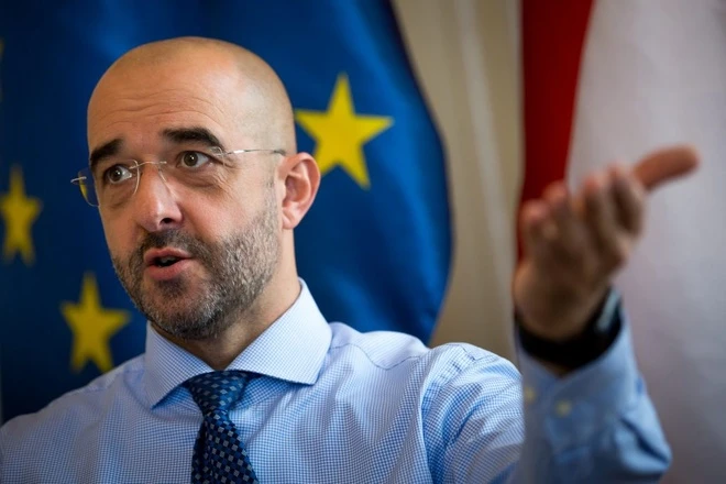 Ông Zoltan Kovacs, phát ngôn viên của Thủ tướng Hungary - Viktor Orban. Ảnh: CNN