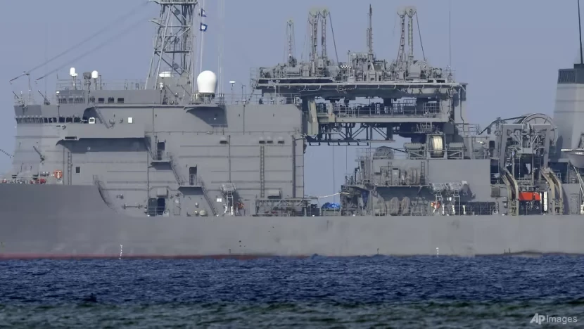 Tàu cứu hộ Chihaya của Lực lượng Phòng vệ Nhật ngoài khơi Ikemajima, tỉnh Okinawa (phía nam Nhật). Ảnh: AP