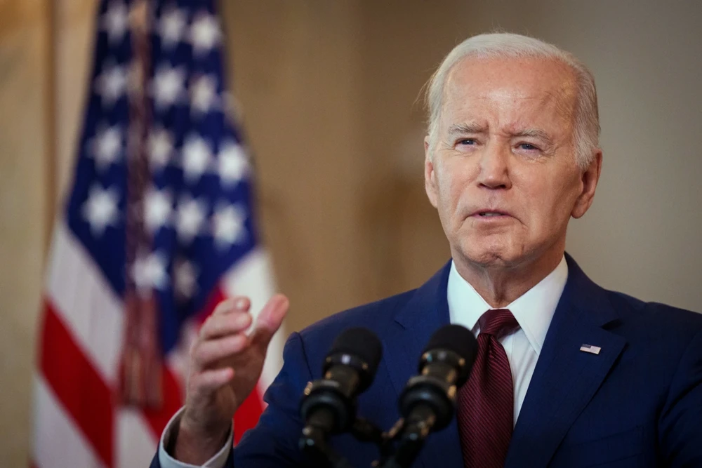 Tổng thống Mỹ Joe Biden ký ban hành sắc lệnh hạn chế đầu tư vào lĩnh vực công nghệ Trung Quốc hôm 9-8. Ảnh: NBC NEWS