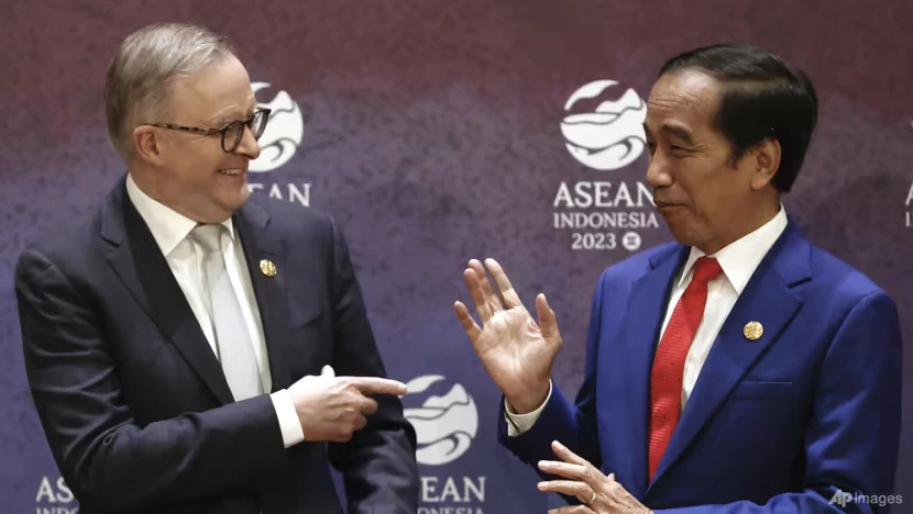 Thủ tướng Úc Anthony Albanese (trái) và Tổng thống Indonesia - ông Joko Widodo tại kỳ Hội nghị thượng đỉnh Hiệp hội các quốc gia Đông Nam Á (ASEAN) - Úc, ở Jakarta (Indonesia) hôm 7-9. Ảnh: AP Thủ tướng Úc Anthony Albanese (trái) và Tổng thống Indonesia - ông Joko Widodo tại kỳ Hội nghị thượng đỉnh Hiệp hội các quốc gia Đông Nam Á (ASEAN) - Úc, ở Jakarta (Indonesia) hôm 7-9. Ảnh: AP