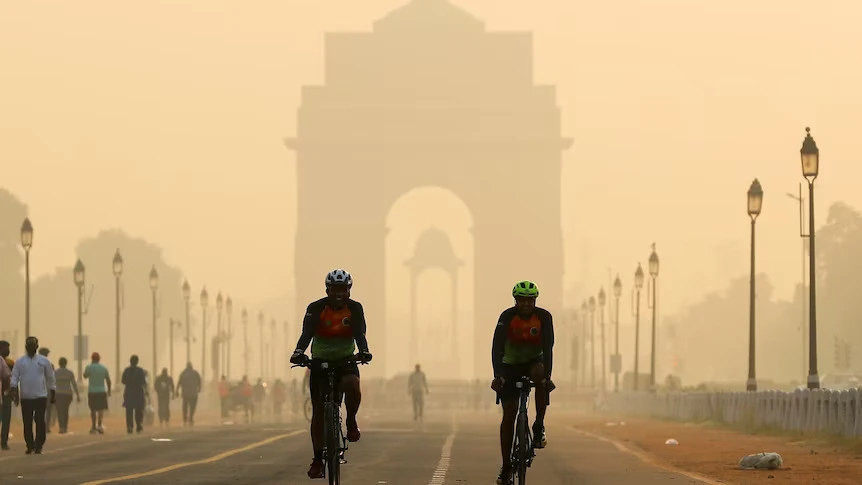 Chất lượng không khí ở thủ đô New Delhi (Ấn Độ) xuống thấp trong thời gian gần đây. Ảnh: REUTERS