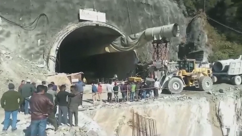 skynews-india-tunnel-collapse_6358353.png