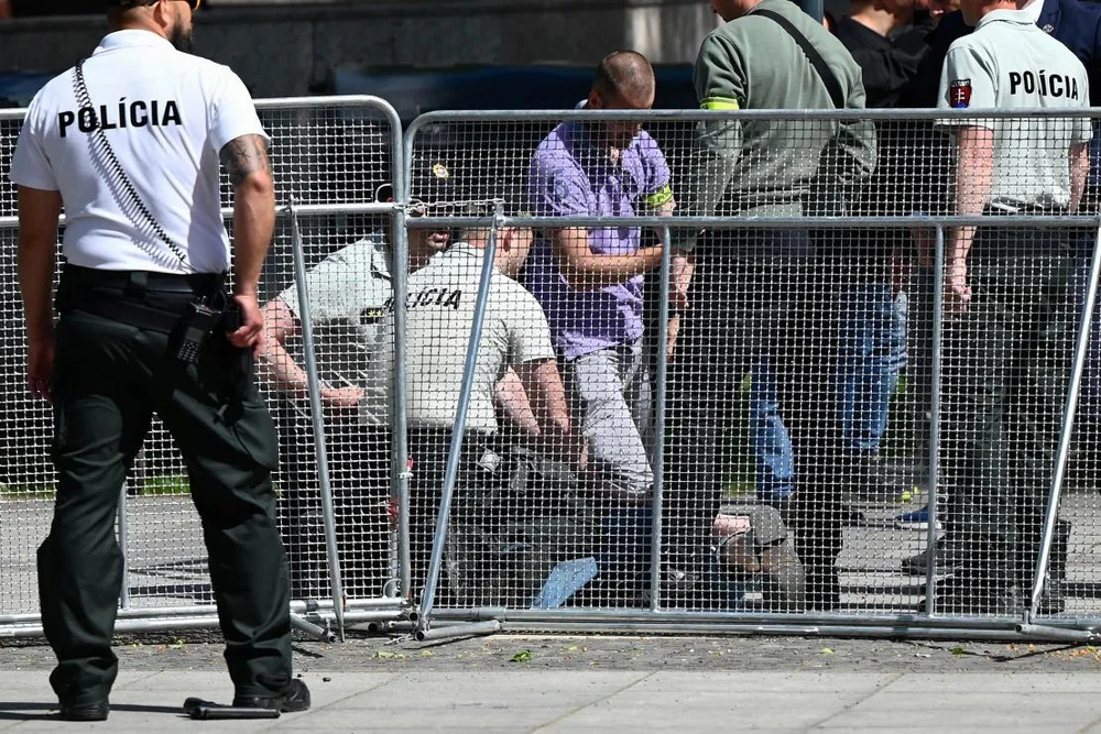 Thấy gì sau vụ thủ tướng Slovakia bị ám sát?