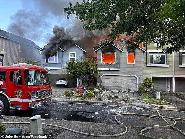 máy bay đâm vào khu dân cư.png