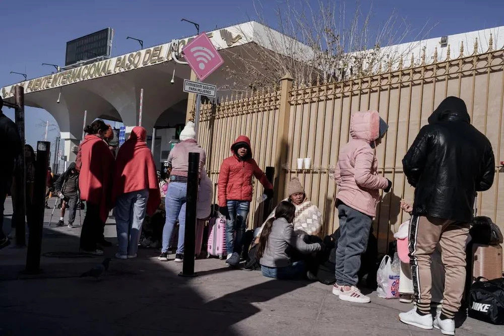 Cảm xúc lẫn lộn của người di cư tại biên giới Mỹ-Mexico