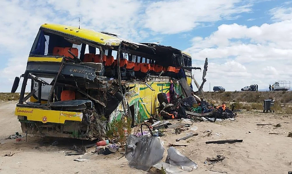 tai nạn xe buýt đâm nhau 2.png