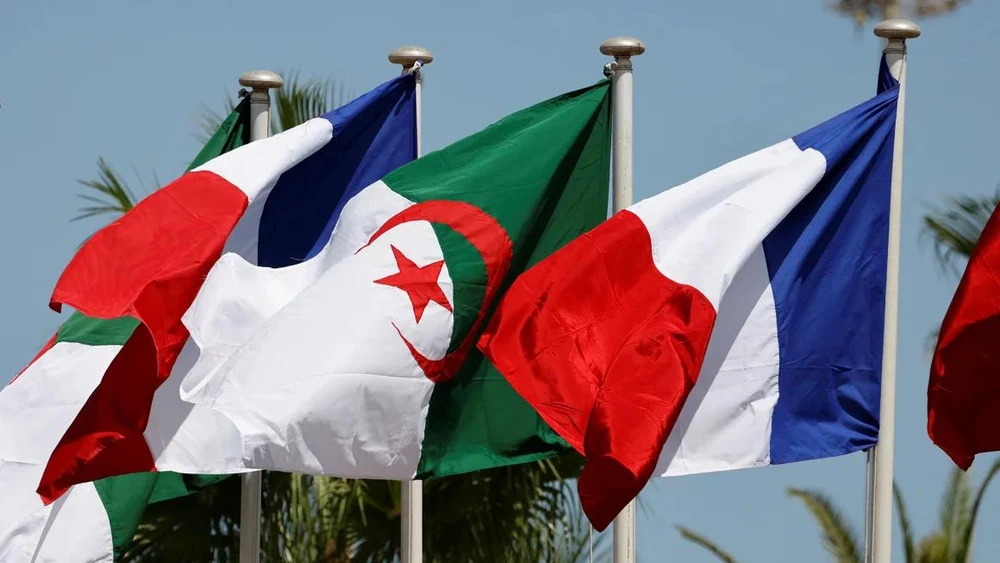 Pháp trục xuất 12 nhân viên ngoại giao Algeria.jpg
