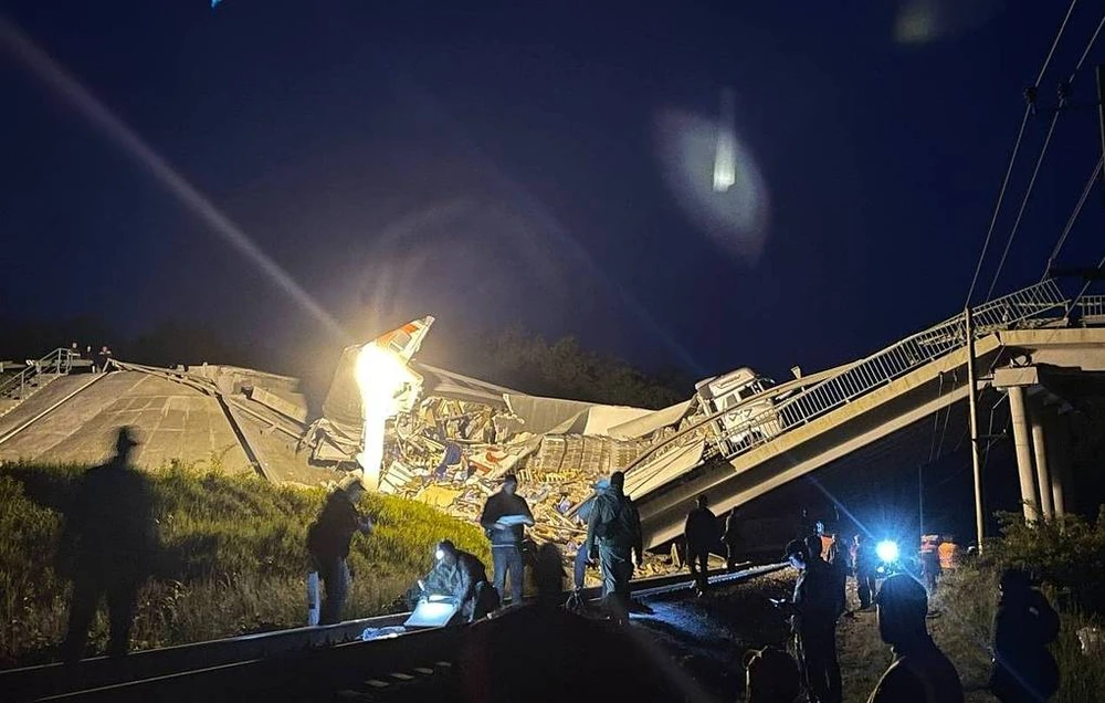 hai vụ sập cầu, xe lửa trật bánh, Nga, ủy ban điều tra.jpg