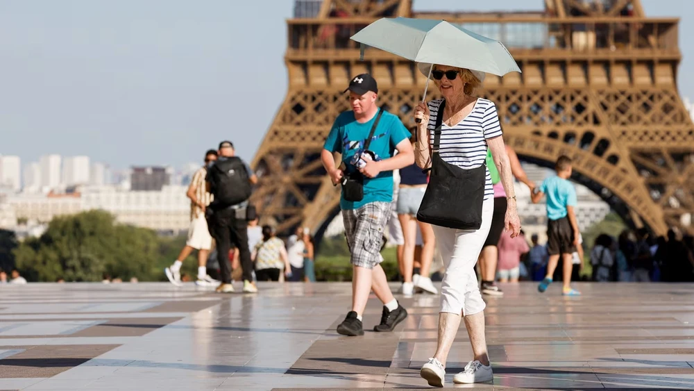 Châu Âu, Mỹ căng mình trước nhiệt độ tăng cao