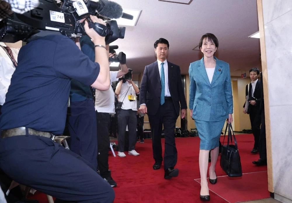 Những bài toán khó của bà Sanae Takaichi