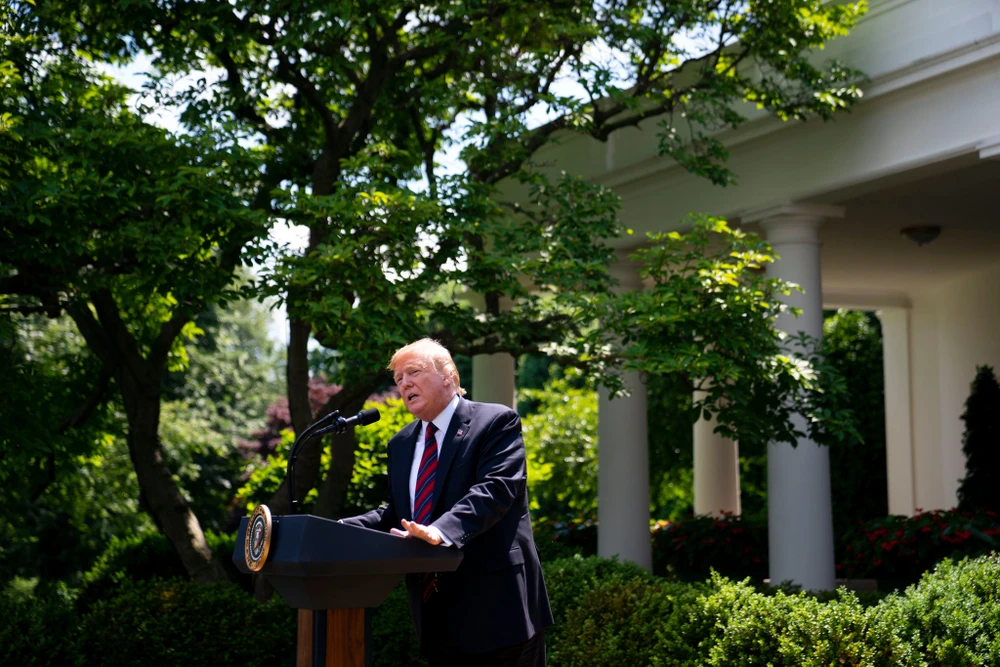 Nhìn lại những lần Nhà Trắng 'thay da đổi thịt'