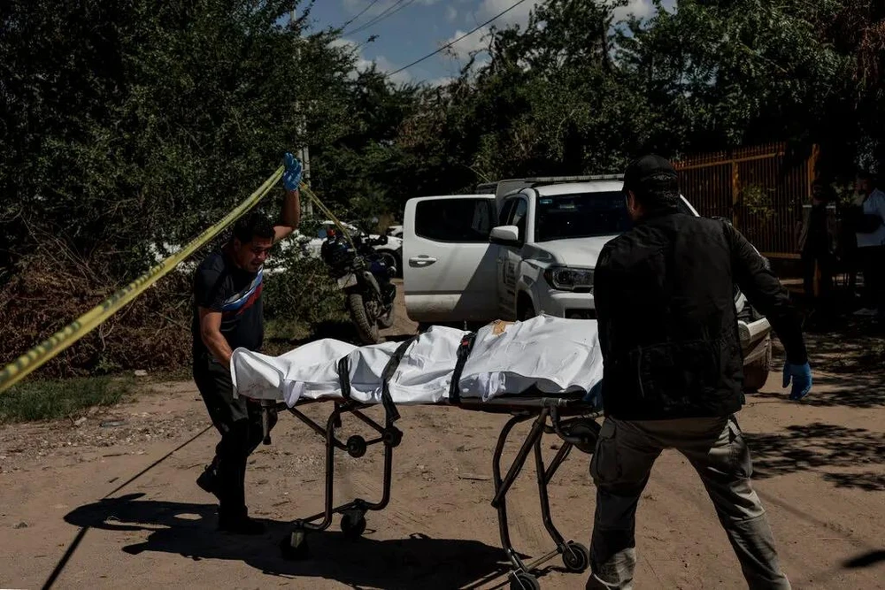 Những người mai táng nỗi đau của thành phố