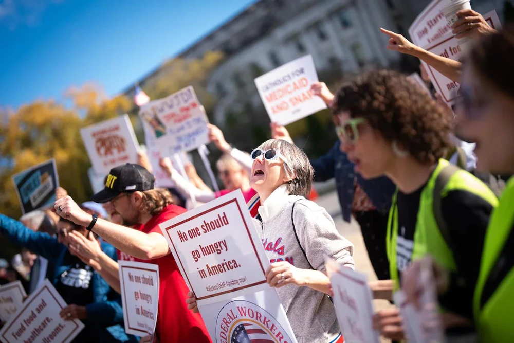 Chính phủ Mỹ đóng cửa: Công chức mất việc, người nghèo mất trợ cấp