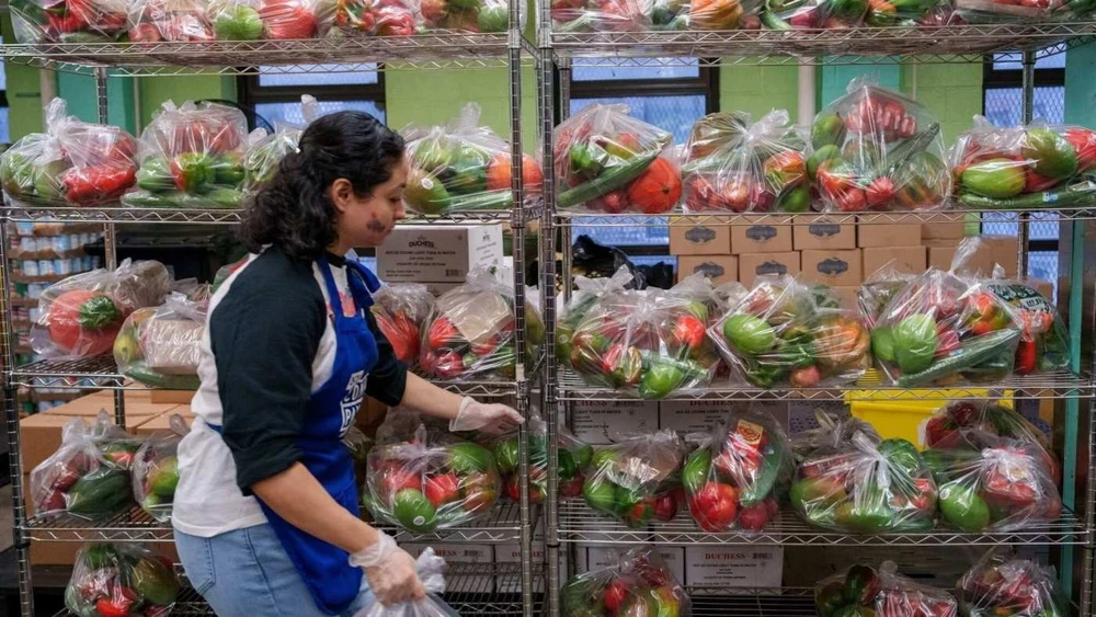 Chính phủ Mỹ đóng cửa: Công chức mất việc, người nghèo mất trợ cấp