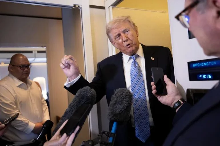 Ong-Trump-tren-Khong-luc-Mot.jpg