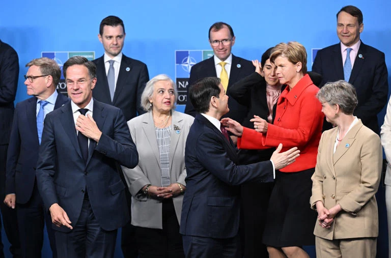 NATO-phan-ung-sau-tuyen-bo-dieu-chinh-binh-linh-tu-My.png