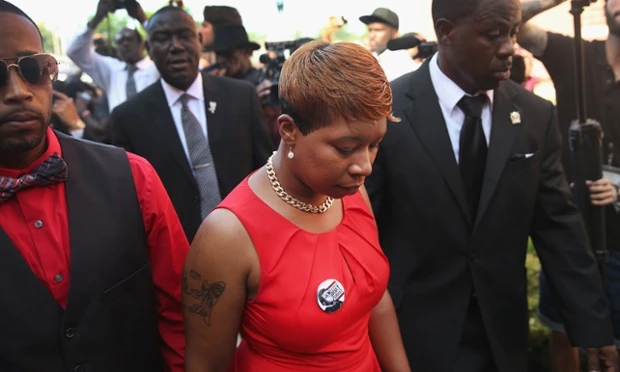 Chùm ảnh đám tang Michael Brown: Gợi nỗi đau 'phân biệt chủng tộc' nước Mỹ ảnh 1