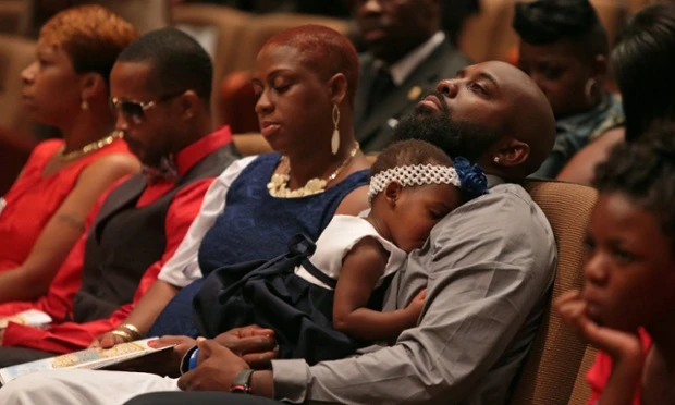 Chùm ảnh đám tang Michael Brown: Gợi nỗi đau 'phân biệt chủng tộc' nước Mỹ ảnh 7