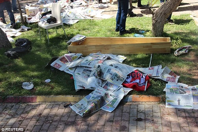 Chùm ảnh đau thương vụ đánh bom tự sát tại Thổ Nhĩ Kỳ ảnh 11