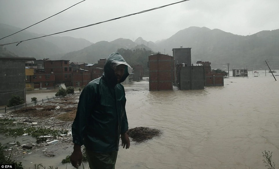 Chùm ảnh bão Soudelor tàn phá miền Đông Trung Quốc ảnh 6