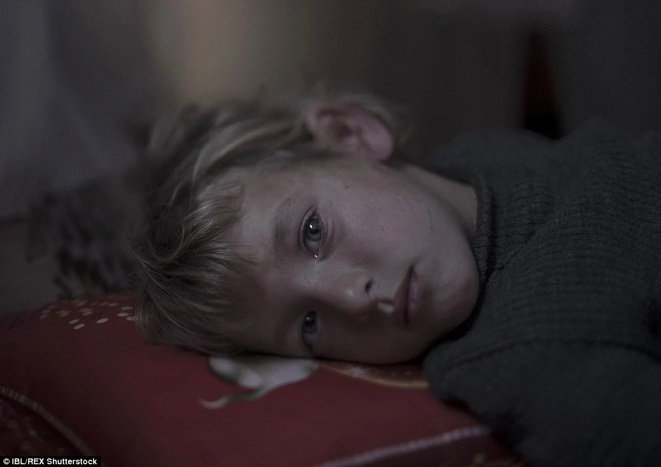 'Rơi nước mắt' vì bộ ảnh trẻ Syria ngủ bờ ngủ bụi ảnh 20