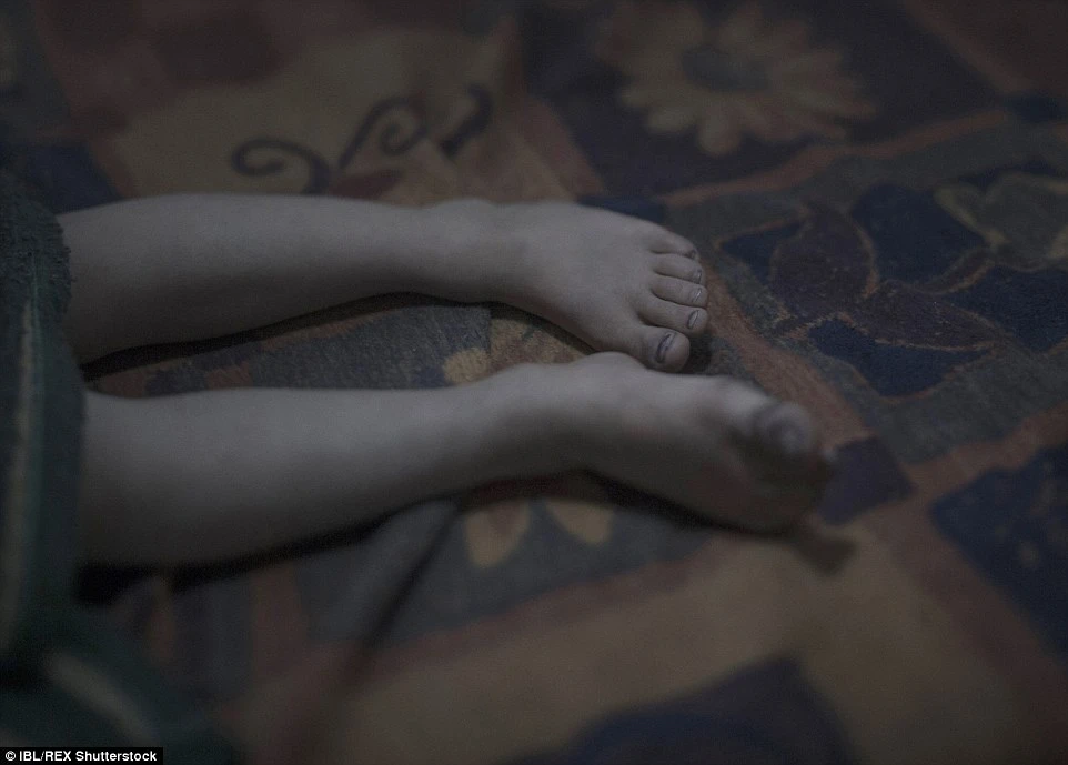 'Rơi nước mắt' vì bộ ảnh trẻ Syria ngủ bờ ngủ bụi ảnh 6