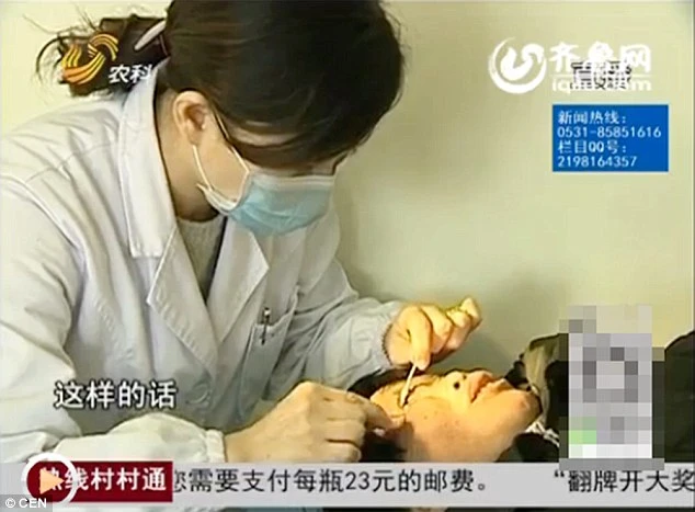 Kỳ lạ người phụ nữ 'khóc ra đá' ảnh 2