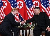Mỹ-Triều ngày 1: Trump-Kim bắt tay 'lịch sử' giữa lòng Hà Nội