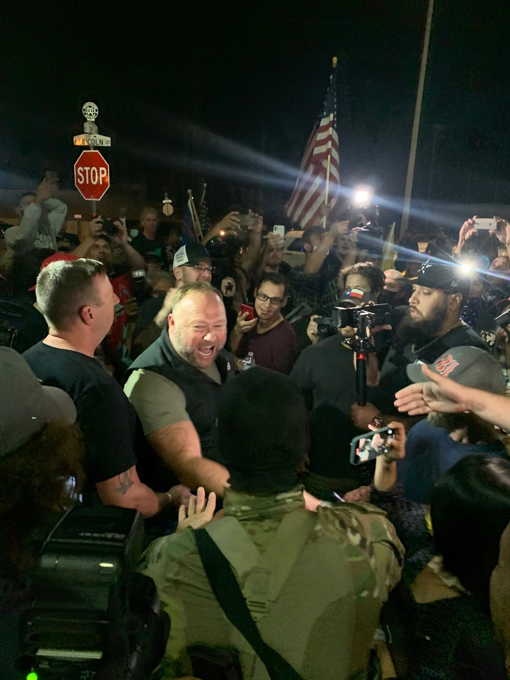 Toàn cảnh bầu cử Mỹ ngày 6-11 ảnh 26